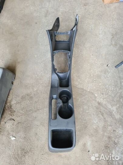 Консоль центральная Hyundai Solaris 1 2011