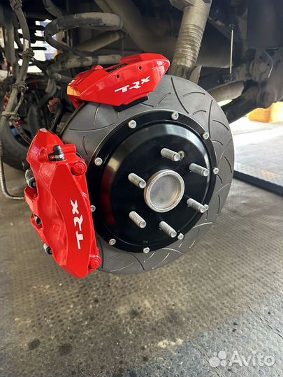 Суппорта brembo 6 поршневые на Dodge Ram Trx