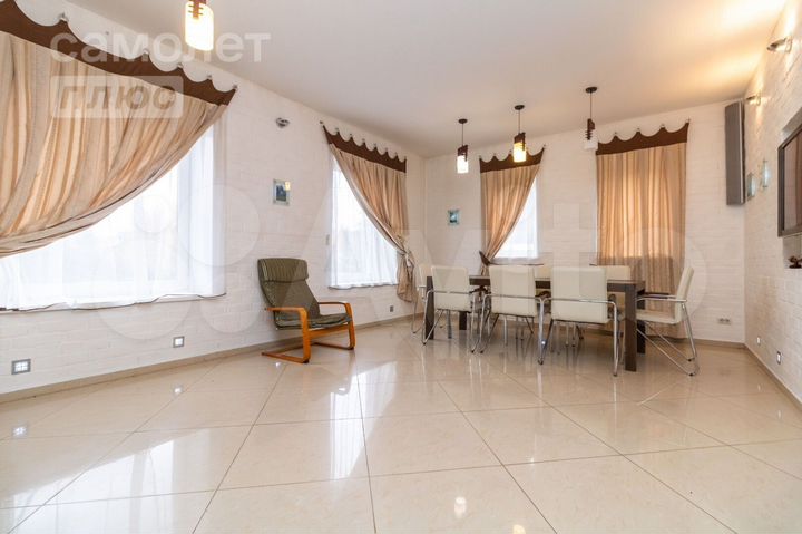 Дом 250 м² на участке 11 сот.