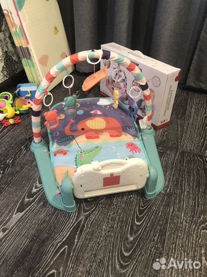 Развивающий коврик с пианино