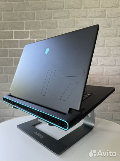 Dell Alienware M17 R5 R7-6800H/32/1TB/RX6700 10GB