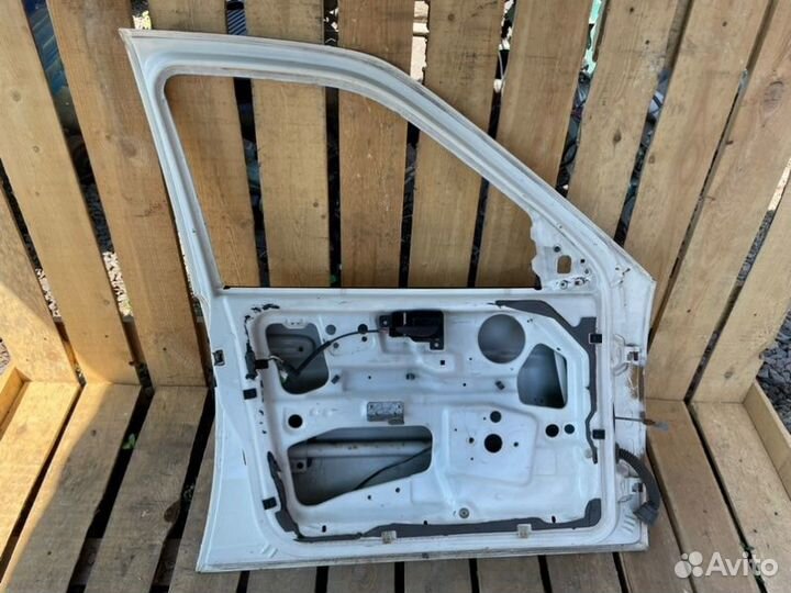 Дверь передняя левая Ford Escort 1997