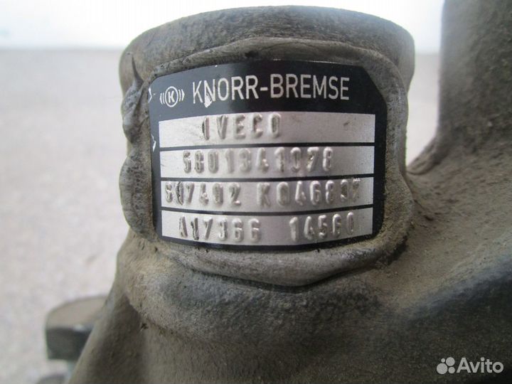 Суппорт передний правый Iveco 5801341078