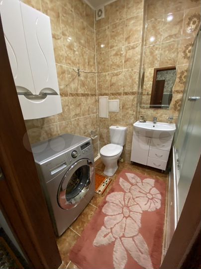 1-к. квартира, 52 м², 1/2 эт.