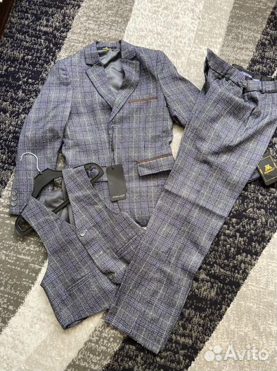 Школьный костюм серый 128 новый на мальчика