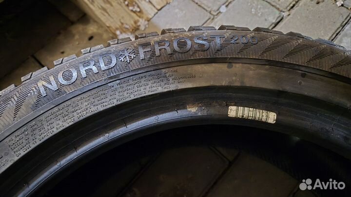 Gislaved Nord Frost 200 215/50 R17 95T