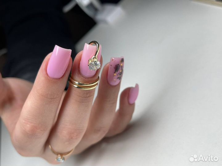 Маникюр и педикюр