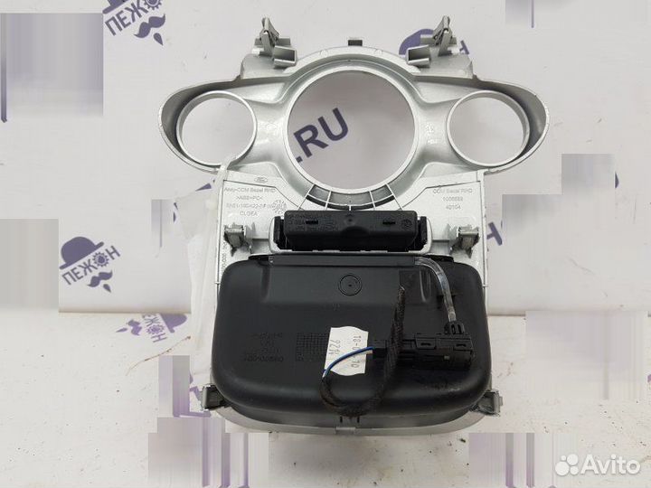 Рамка блока управления климат-контролем Ford