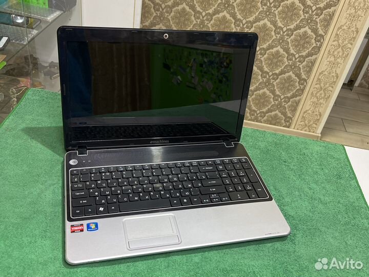 Acer Phenom II x3, 4GB, 320GB, HD 4200