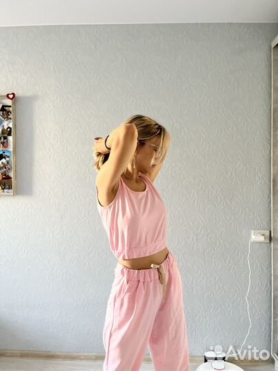 Розовый женский спортивный костюм