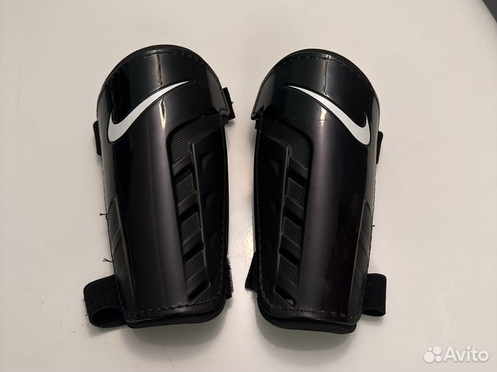 Детские футбольные щитки