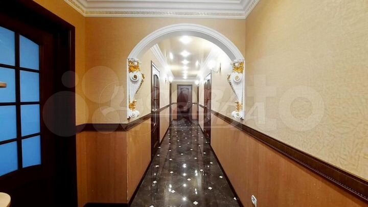 3-к. квартира, 102 м², 5/5 эт.