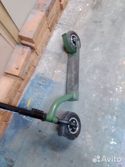 Самокат c надувными колесами