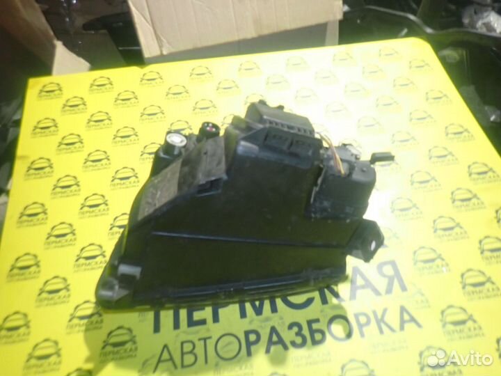 Фара правая для Audi A4 (B5) 1994-2001