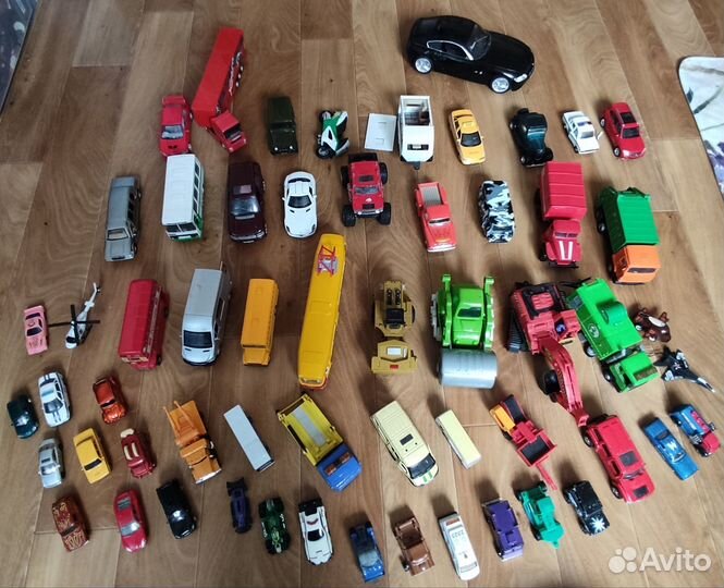 Машинки- модельки и игровой коврик