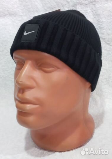 Спортивные демисезонные шапки 