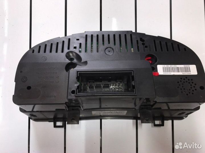 Приборная панель Volkswagen Golf 5 2003-2009