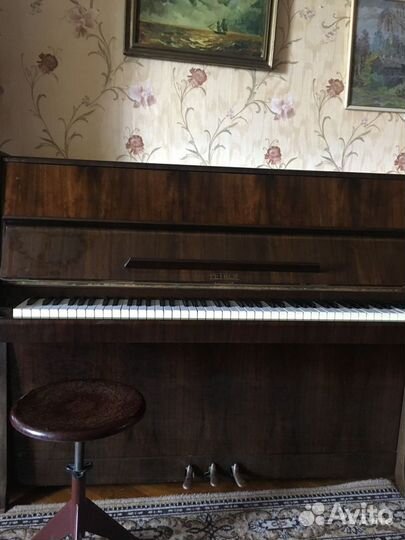 Чешское пианино Petrof полностью реставрированное
