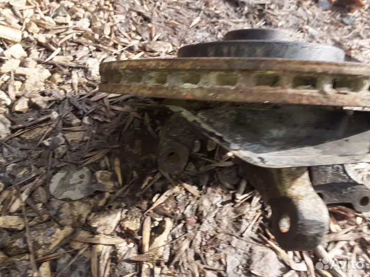 Кулак поворотный левый Опель