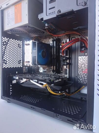 Компьютер: GTX, i3, HyperX