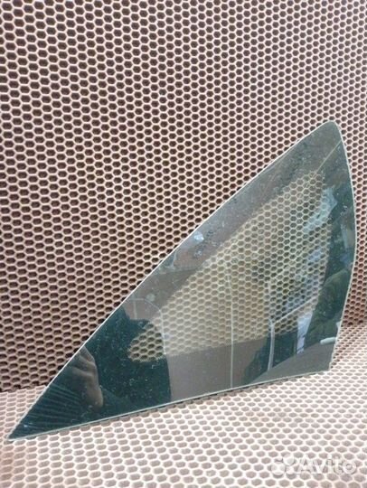 Форточка задняя левая Лада Гранта Фл лифтбек 1.6