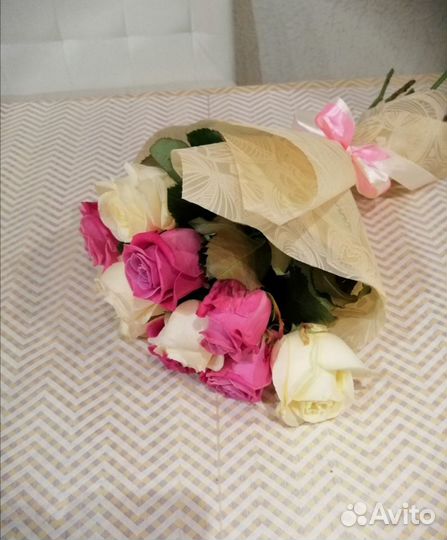 Букеты из кустовых роз, орхидей, пионов