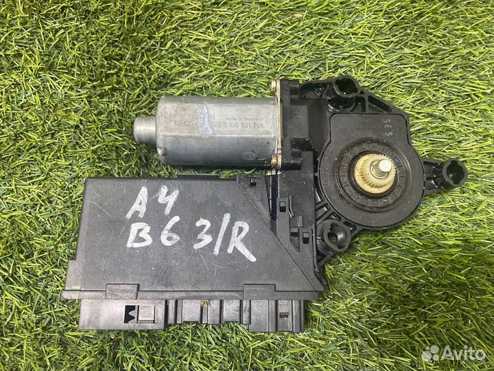 Моторчик стеклоподъёмника задний правый Audi A4 B6