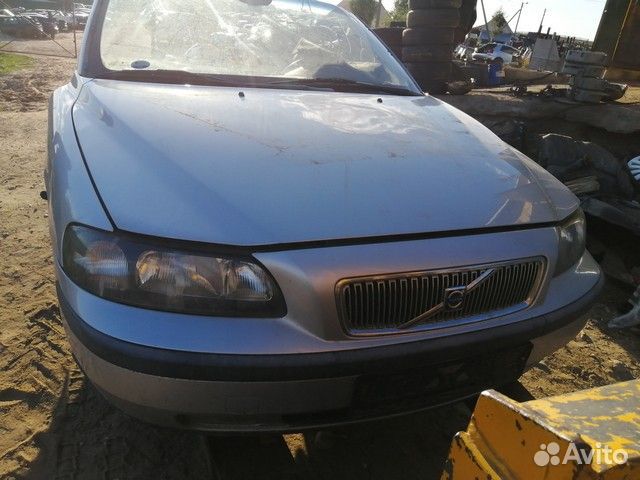 Петля двери передней правой Volvo V70 II (2000—200