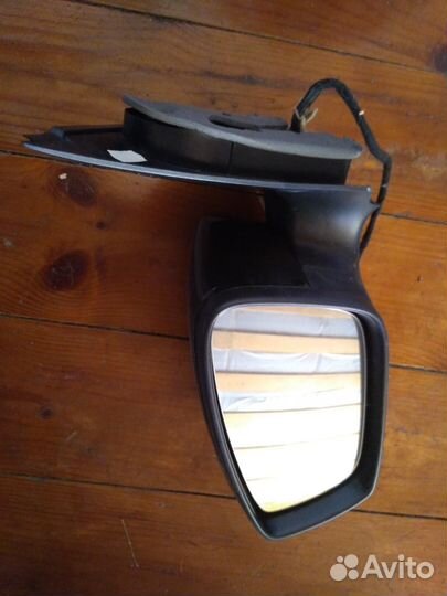 Левое бокое зеркало Volkswagen Polo