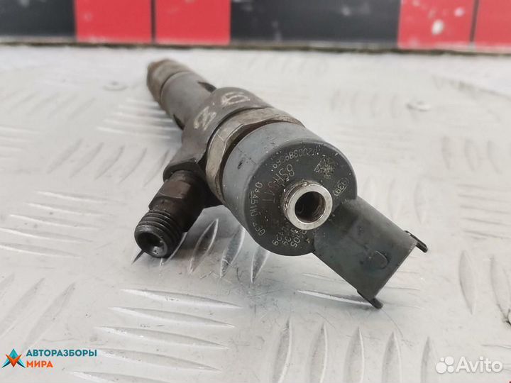 Форсунка Renault Laguna 2 рест. 2006 8200389369