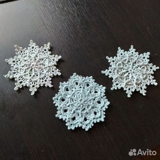 Елочная игрушка снежинка