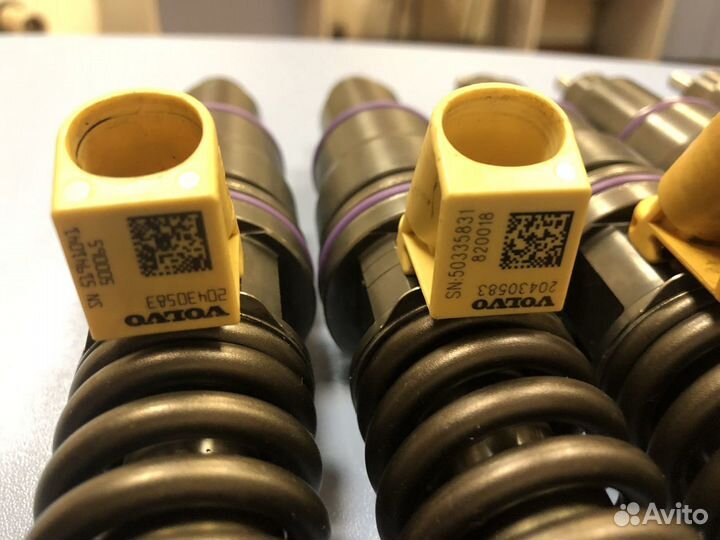 Насос форсунки Volvo FH12 D12 20430583