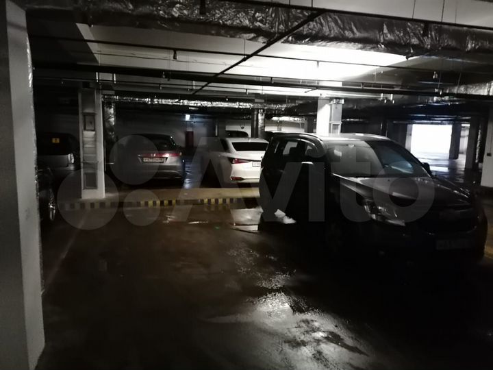 Машиноместо, 16 м²