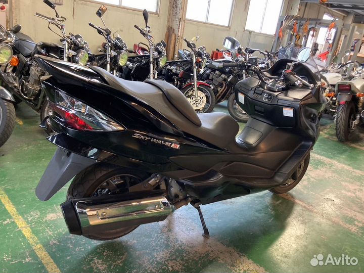 Mаксискутер Suzuki Burgman (SkyWave) 400