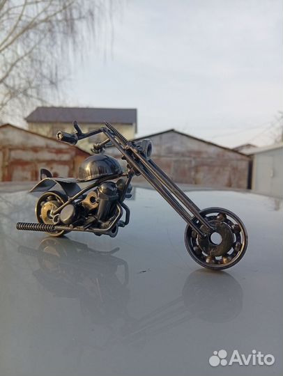 Модель мотоцикла из металла