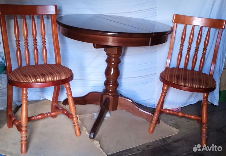 Стол и 4 стула