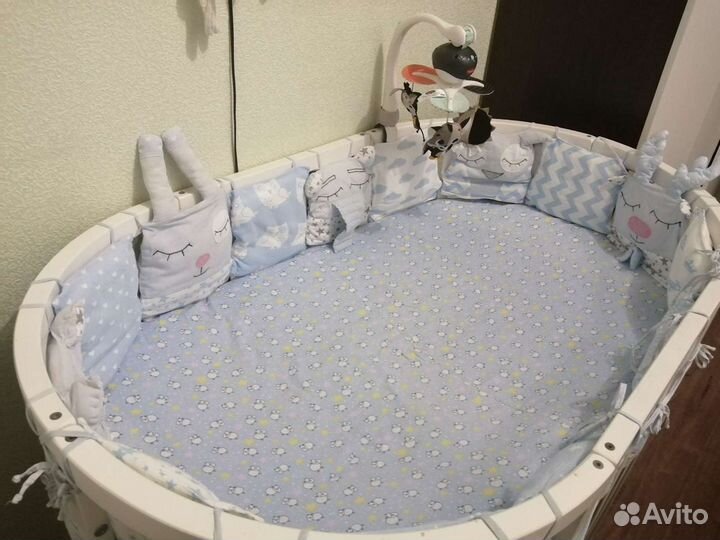 Бортики подушечки и постельные комплекты