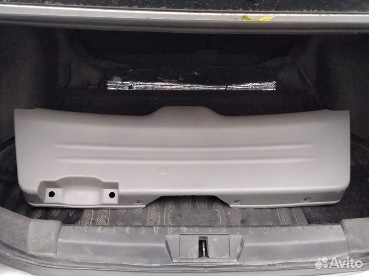 Панель крышки багажника Subaru Forester