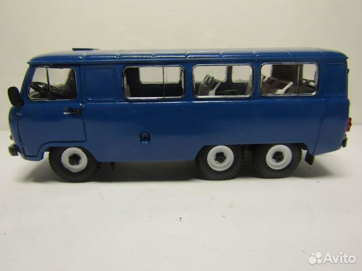 Модель 1:43 уаз-452К трёхосный