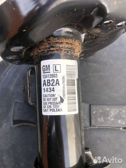 Амортизатор передний левый Opel Astra J