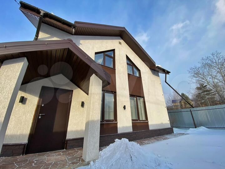 Дом 178 м² на участке 6 сот.