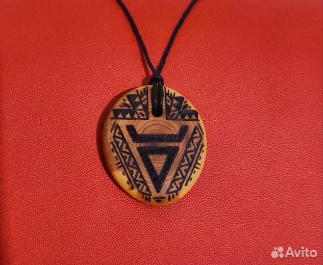 Кулон Велес