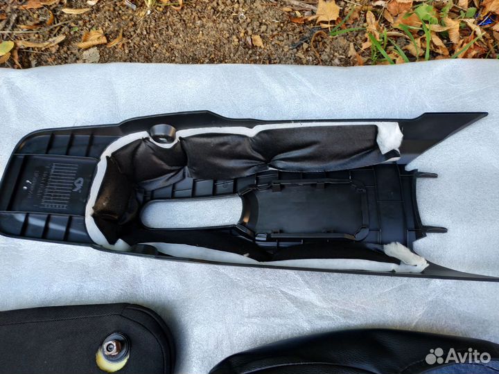 Штатный подлокотник лада Веста комплект