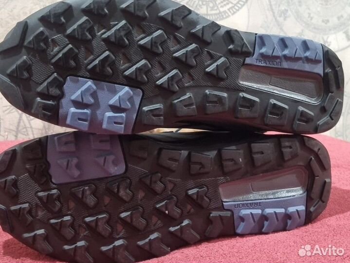 Треккинговые кроссовки Adidas terrex