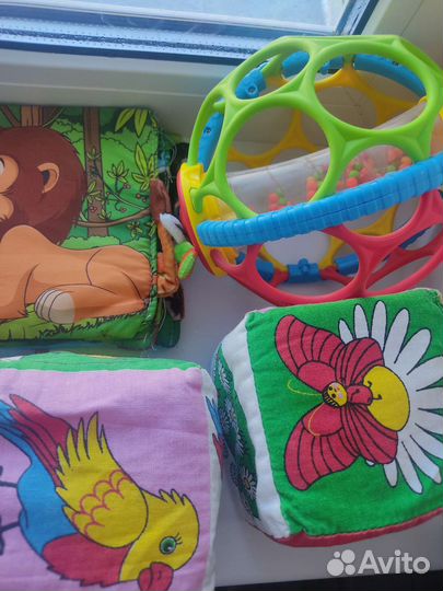 Развивающие игрушки для малышей пакетом