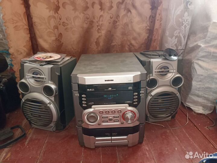 Музыкальный центр