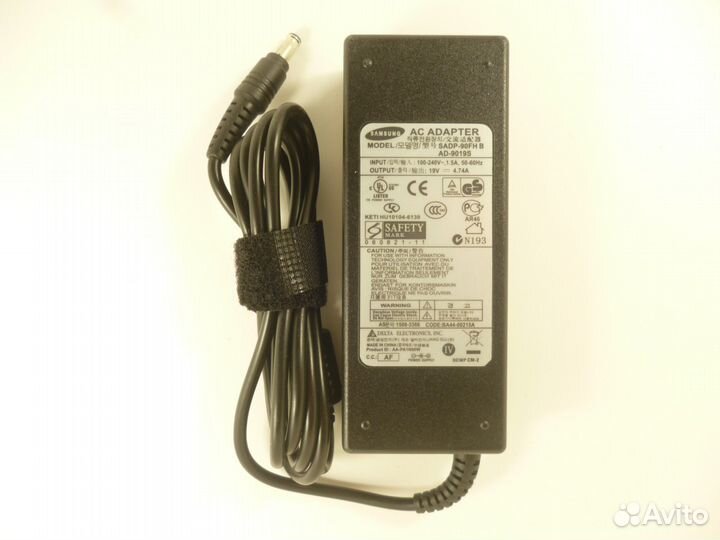 Новый блок питания Samsung 90W 19V 4.74A (5.5x3.0)