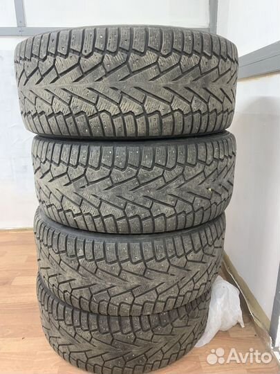 Pirelli Ice Zero 275/45 R20