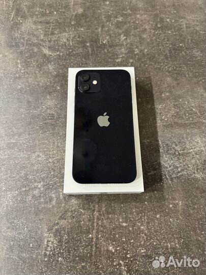 iPhone 12, 64 ГБ