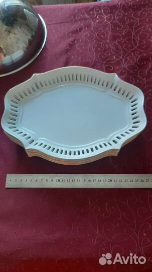 Тарелка овальная с резьбой Чехия 'Haas & Czjzek'